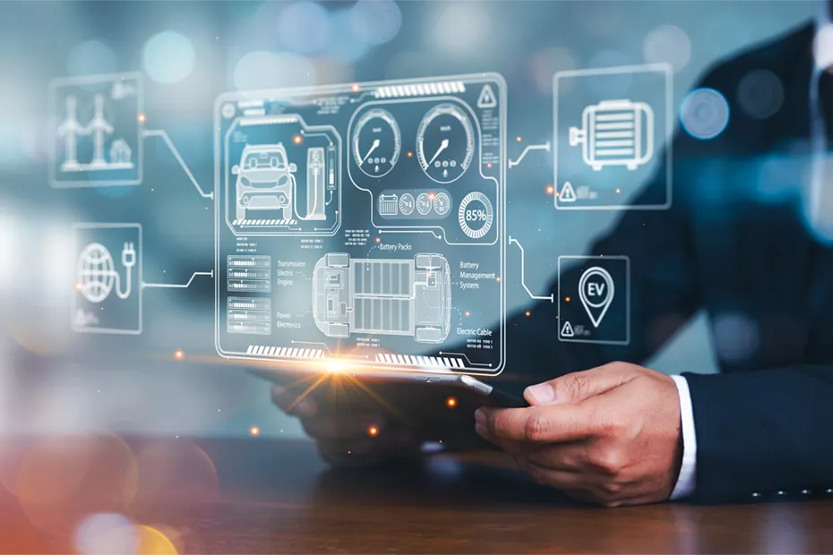 Eine Person hält ein Tablet mit einer holografischen Anzeige eines elektrischen Fahrzeugs und seiner technischen Komponenten. Das Bild zeigt den Einsatz von virtuellem Modellbau und Simulationsmodellen zur Analyse von Antriebssystemen und Batterie-Management in der Fahrzeugentwicklung. A person is holding a tablet displaying a holographic view of an electric vehicle and its technical components. The image highlights the use of virtual modeling and simulation models for analyzing drivetrain systems and battery management in vehicle development.