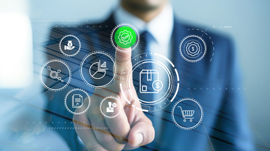 Eine Person im Anzug berührt ein transparentes Display mit verschiedenen Symbolen, darunter Diagramme, Geldsymbole und ein Paket-Icon. Im Vordergrund steht ein grünes Symbol für eine erfolgreiche Planung, das den Prozess der PSS-Planung darstellt. A person in a suit touches a transparent display showing various icons, including charts, money symbols, and a package icon. A green icon for successful planning is highlighted, representing the process of PSS planning.